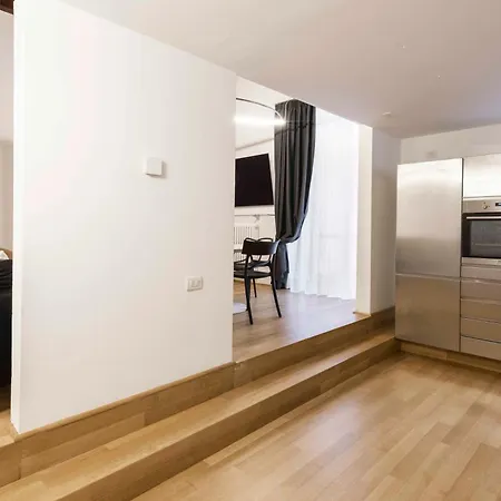 Palazzo Bardi N 2 *